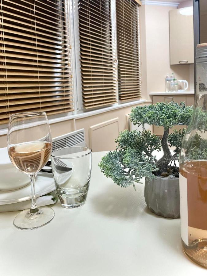 Great One Bed Right Near Opera House Leilighet Kiev Eksteriør bilde