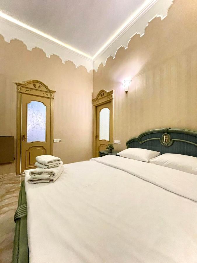 Great One Bed Right Near Opera House Leilighet Kiev Eksteriør bilde