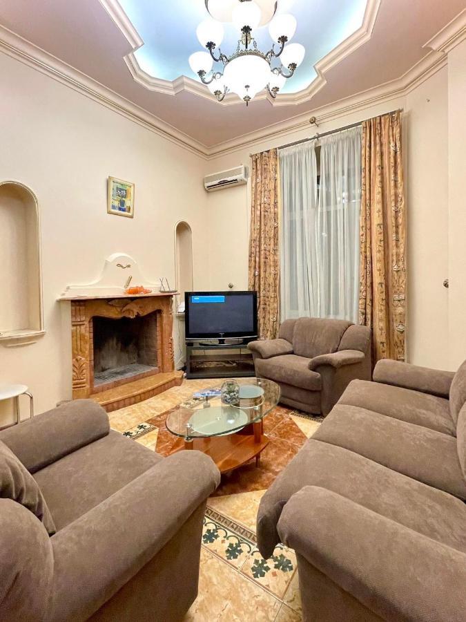 Great One Bed Right Near Opera House Leilighet Kiev Eksteriør bilde