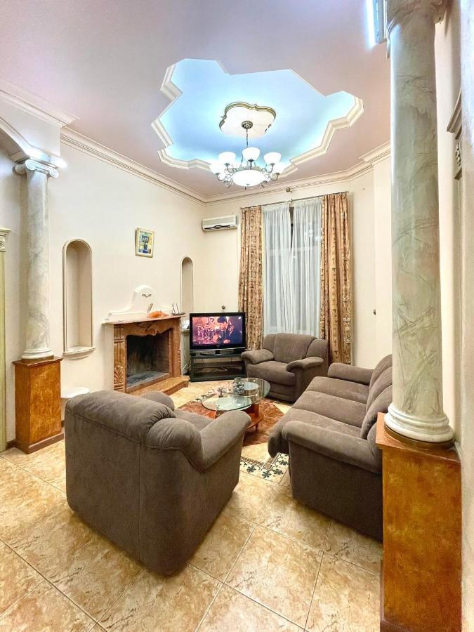 Great One Bed Right Near Opera House Leilighet Kiev Eksteriør bilde